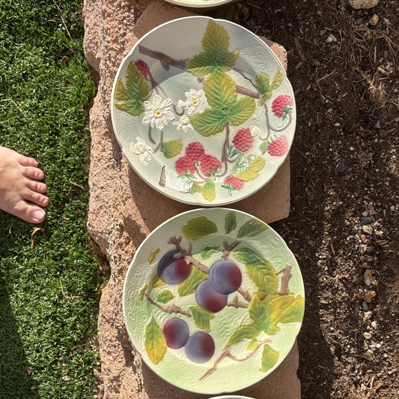 Set of Decorative Fruit Plates - Picture 3 of 6